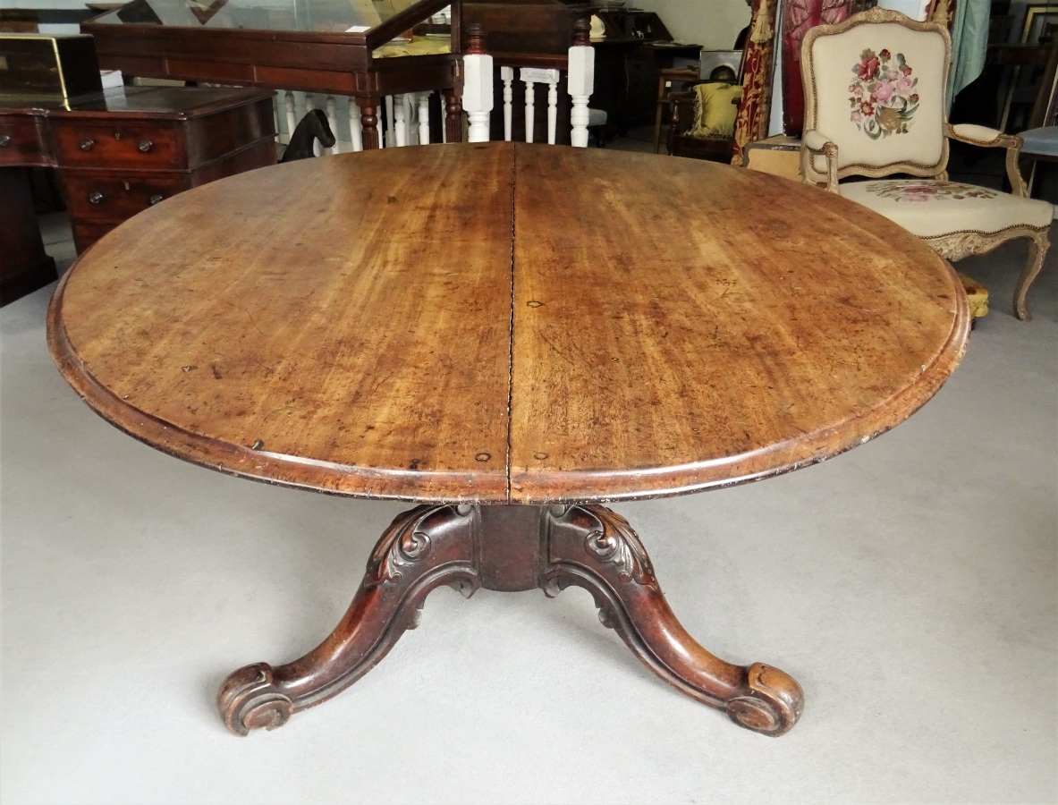 Early Victorian period walnut pedestal dining table